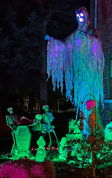 Halloween at Cedarcroft - 15 foot Phantom